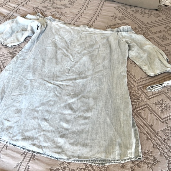 β¨ β¨ βΌοΈ LAST CHANCE! (To be donated) βΌοΈ β¨Mossimo 100% Lyocell Off Shoulder Top - Picture 2 of 10